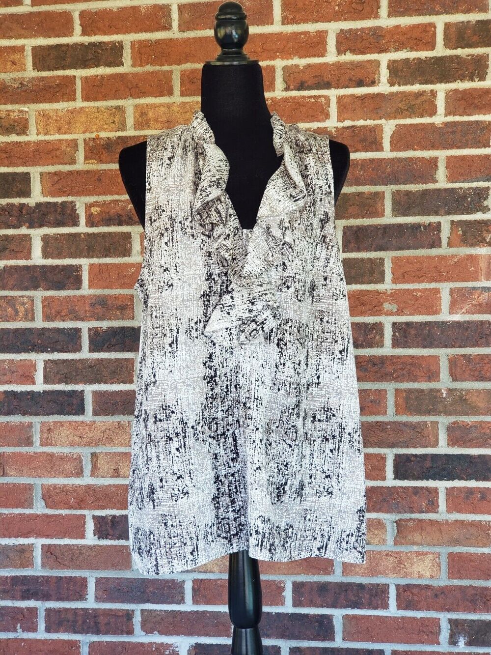 Lightweight Sleeveless Top Size XL (Fits more like a L) New Without Tags